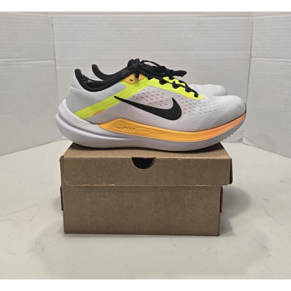Size 10 - Nike Winflo 10 White Volt Laser Orange
